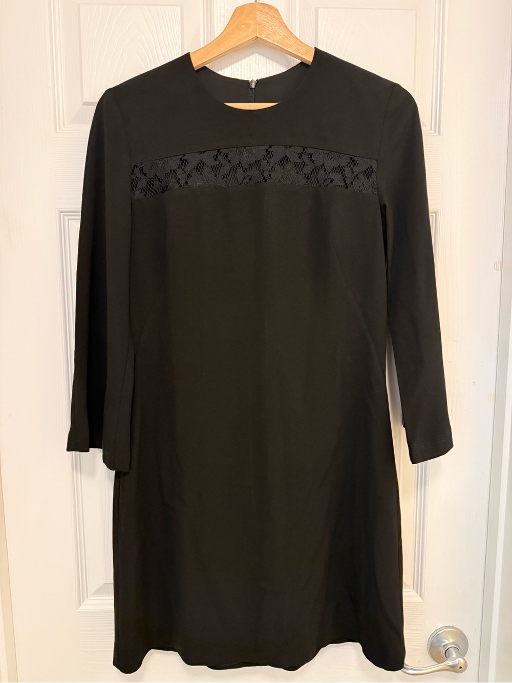 NWOT CUE Women's Black Shift Dress with Lace Detail Insert
